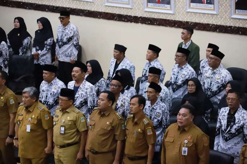 Pemkab Bekasi Dukung Raperda Perlindungan Guru, Asep Surya Atmaja Tekankan Pentingnya Kepastian Hukum Pemkab Bekasi Dukung Raperda Perlindungan Guru, Asep Surya Atmaja Tekankan Pentingnya Kepastian Hukum