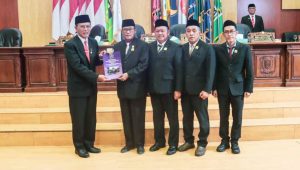 DPRD Ciamis Gelar Paripurna, Evaluasi Kinerja Pemkab 2025 Jadi Sorotan DPRD Ciamis Gelar Paripurna, Evaluasi Kinerja Pemkab 2025 Jadi Sorotan