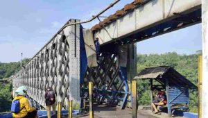 Jembatan Cirahong Tanpa Penjaga, Lalu Lintas Dua Arah Picu Kebingungan dan Kekhawatiran Pengendara