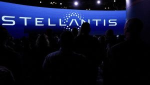 Recall Besar-besaran! Stellantis Tarik 700 Ribu Mobil Hybrid, Ini Penyebabnya