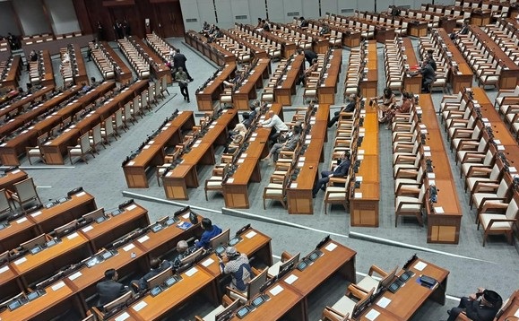 WFH ASN Setiap Jumat Tuai Sorotan DPR, Efektivitas Penghematan BBM Dipertanyakan