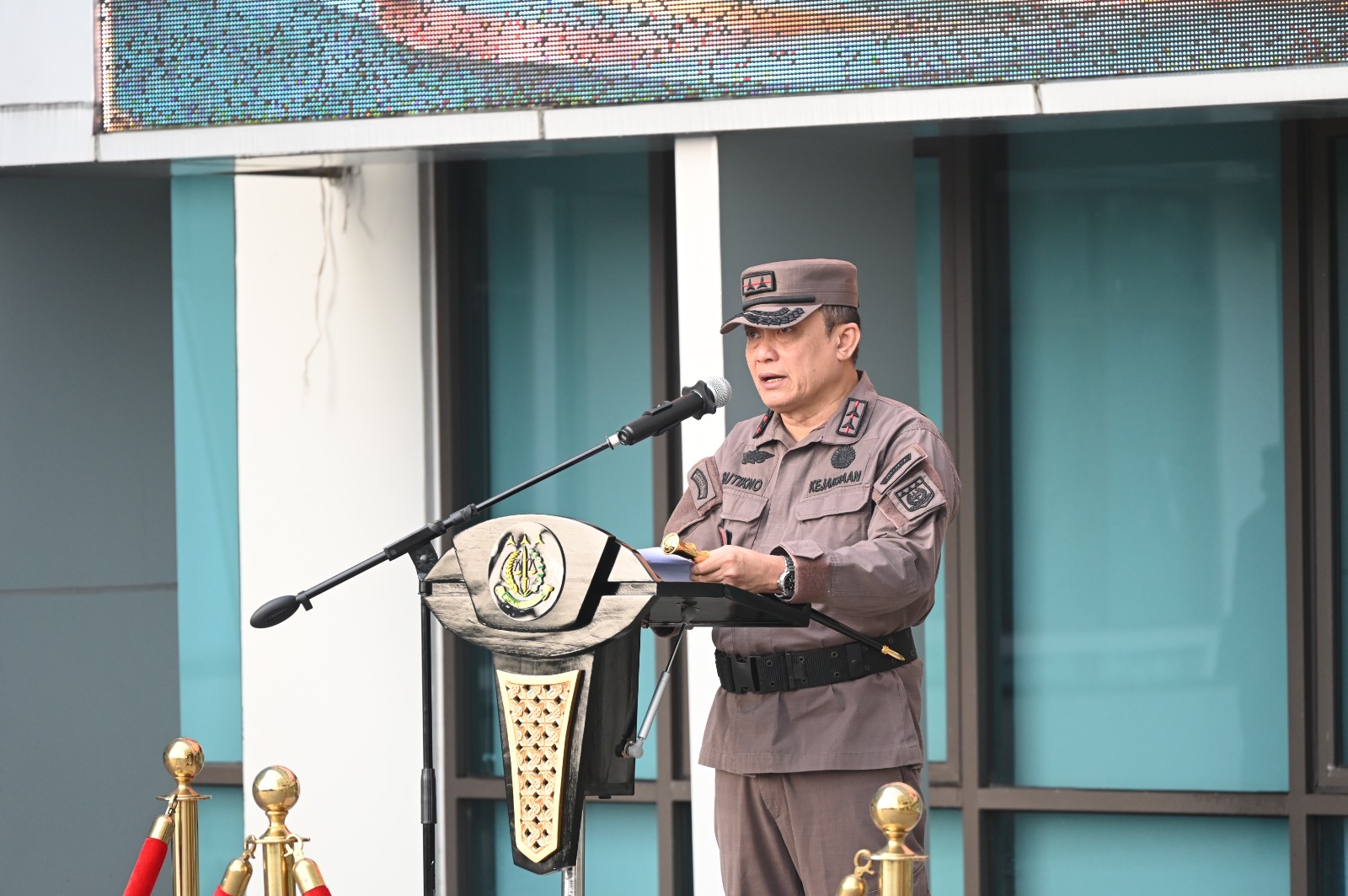Kajati Jabar Pimpin HUT PERSAJA ke-75, Tegaskan Integritas dan Peran Strategis Jaksa
