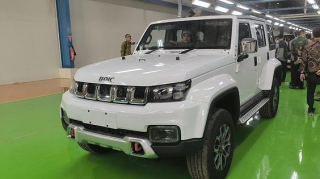 BAIC Indonesia belum berencana dalam waktu dekat memindahkan aktivitas perakitan kendaraan dari fasilitas PT Handal Indonesia Motor (HIM) ke pabrik milik sendiri di Indonesia. Perusahaan menyebut pembangunan