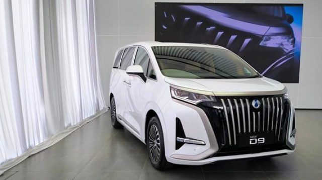 BYD dan Denza Resmikan 20 Dealer Baru di Indonesia, Ekspansi Merambah Jawa hingga Kalimantan